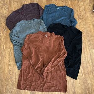 Bundle of 5 men’s XLT (tall) long sleeved shirts.